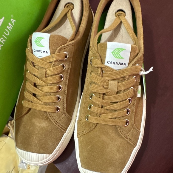 Cariuma OCA Low Suede Sneakers Unisex Camel Brown - Picture 3 of 8